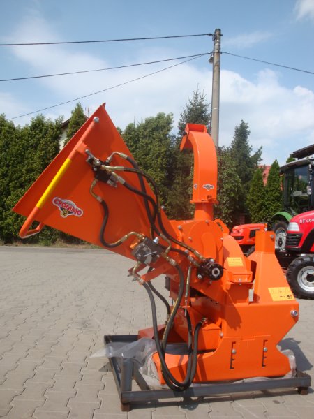 Nejlevnější bagry > Štěpkovač, drtič větví WCK42